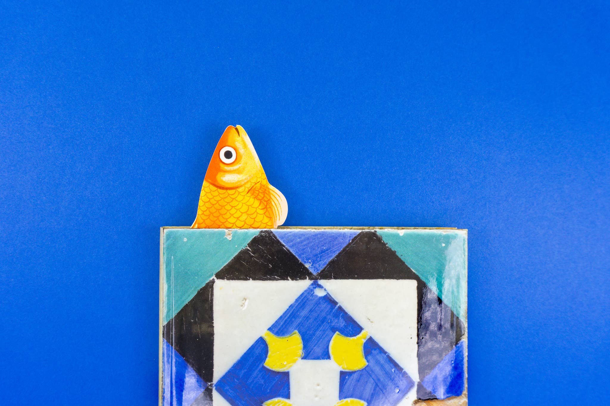 Grey Street Paper: Goldfish Die-Cut Bookmark - Image 2