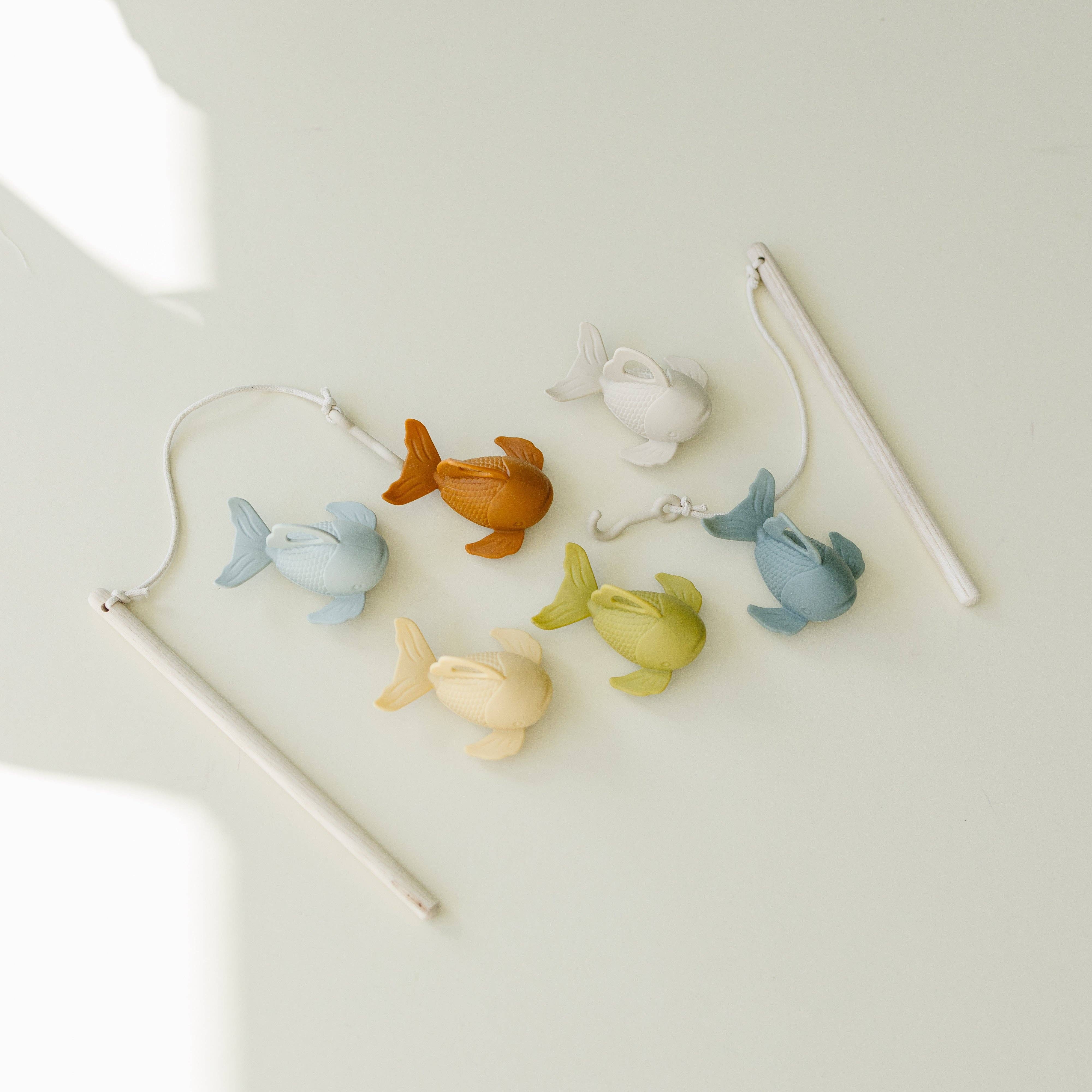Marlowe & Co: Silicone and Wood Fishing Play Set - Image 11
