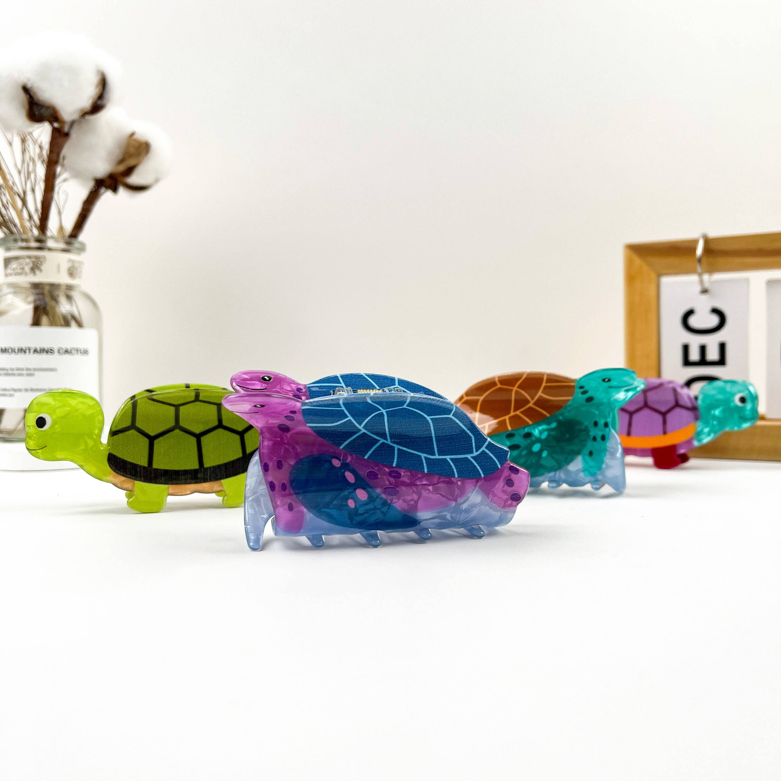 mildstyles: Cartoon Marine Life Sea Turtle Acrylic Hair Claw Clip - Image 3