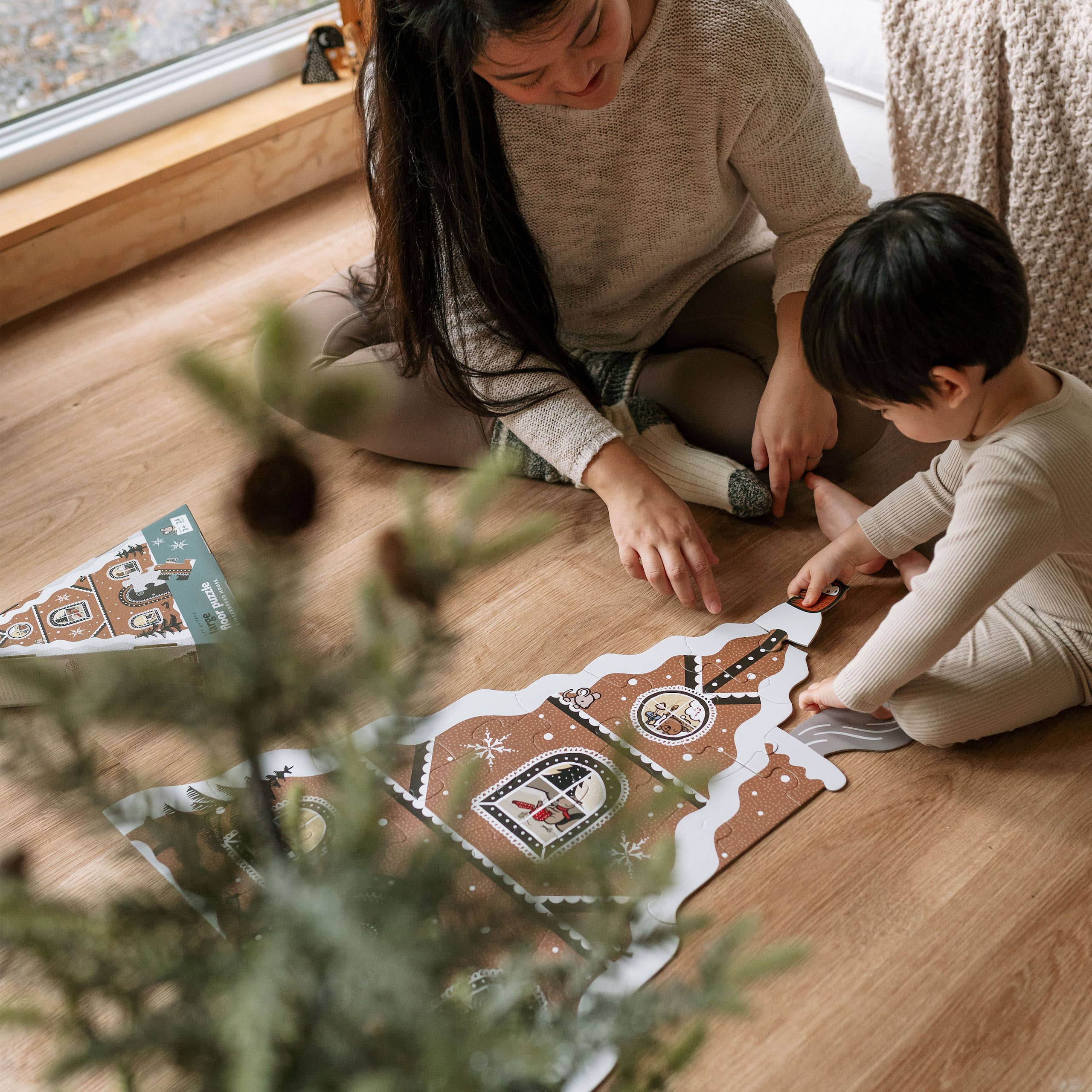 Wee Gallery: Gingerbread House Holiday/Christmas Floor Puzzle - Image 6